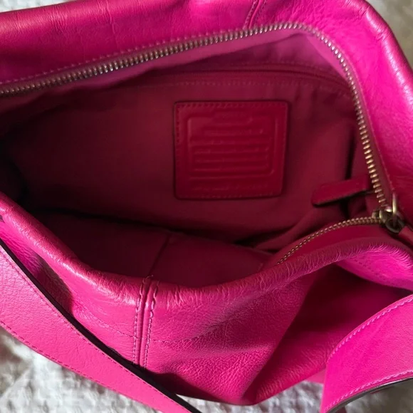 Pink coach Leather Shoulder Bag - Picture 3 of 3
